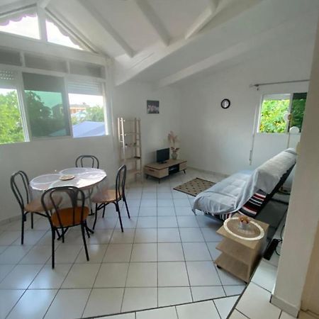 Appartements: plage&commerces à 200m Sainte-Anne  Exterior foto